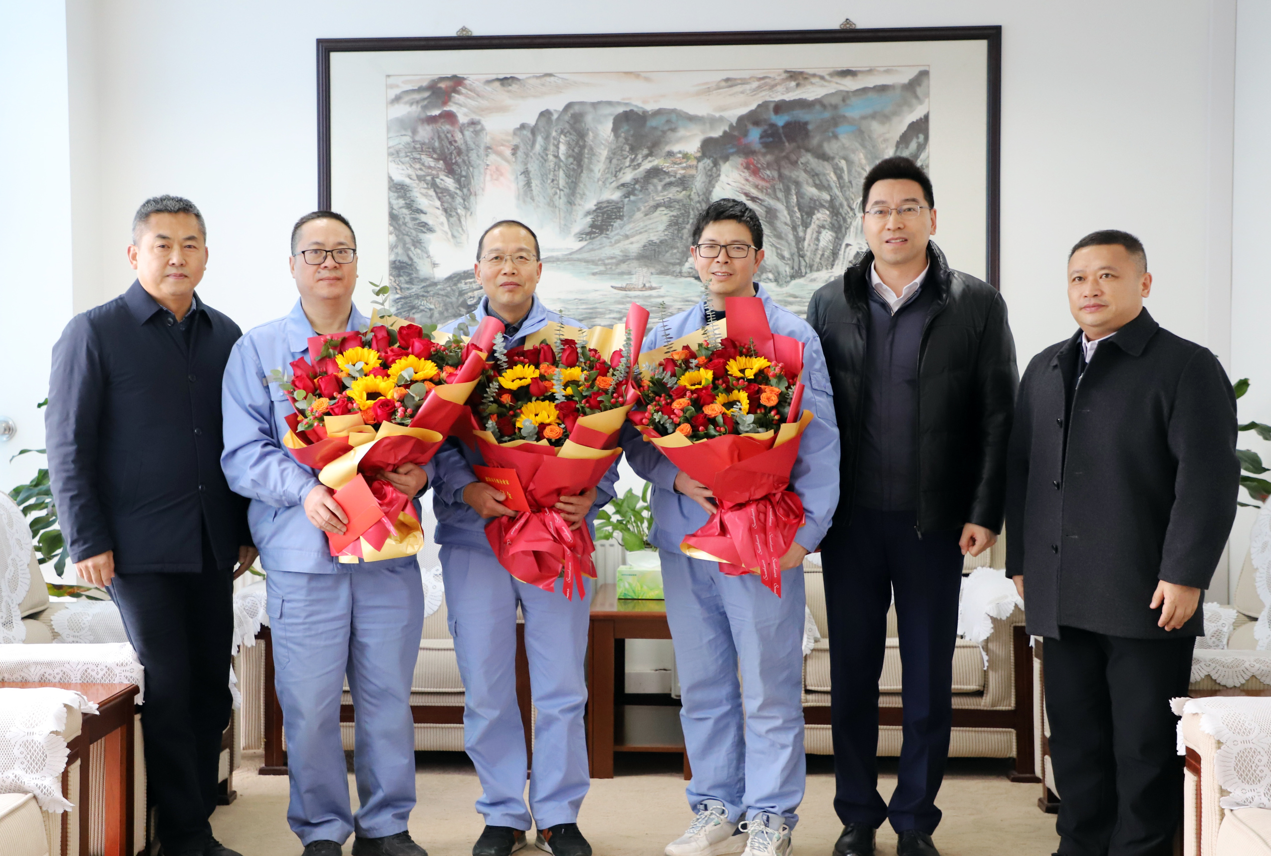 德陽市領(lǐng)導(dǎo)到公司走訪慰問3名頭雁企業(yè)家